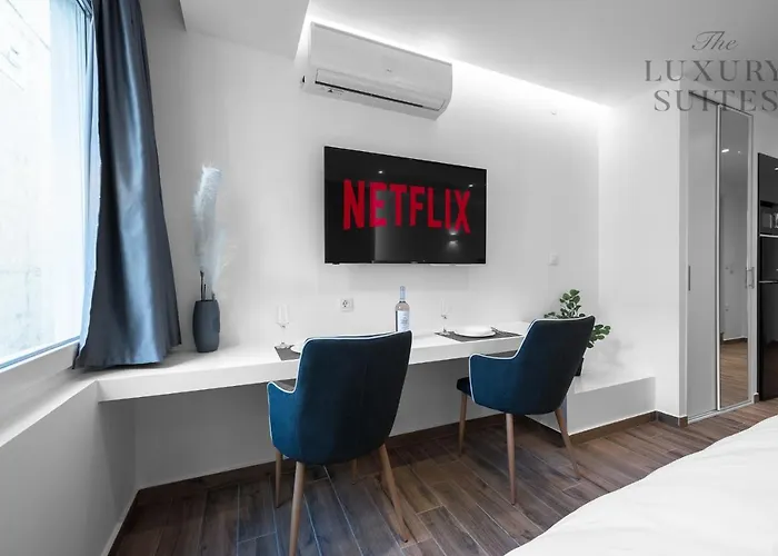 Adelle Apartments, The Luxury *