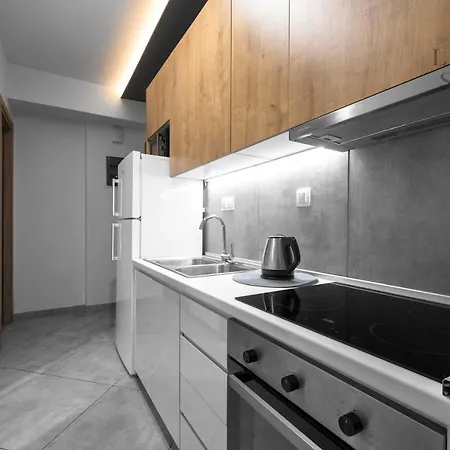 Adelle Apartments, The Luxury *