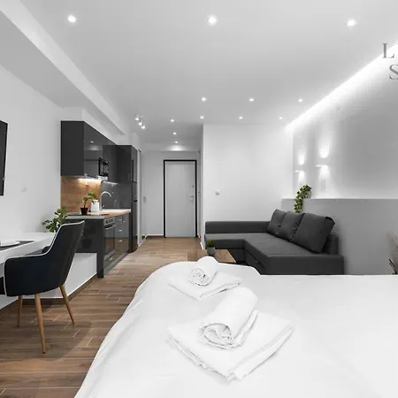 Adelle Apartments, The Luxury