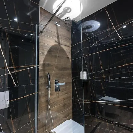 Adelle Apartments, The Luxury Apartment *