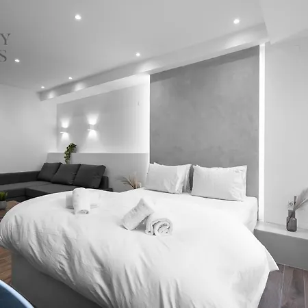 Adelle Apartments, The Luxury Apartment *