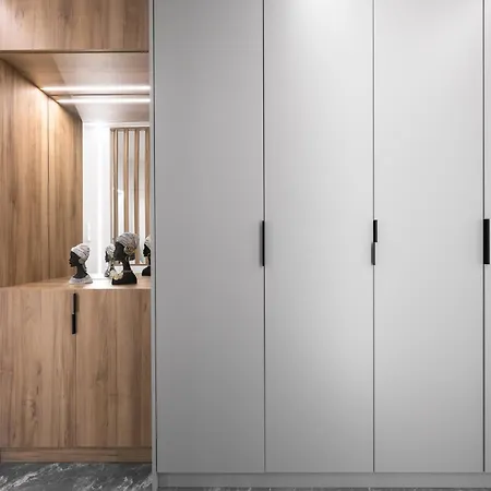 Adelle Apartments, The Luxury
